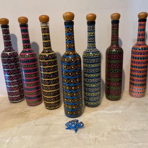 Botella decorada punto medio