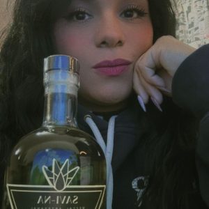 Botella transparente de Espadín blanco de 40 grados marca SAVI-NA